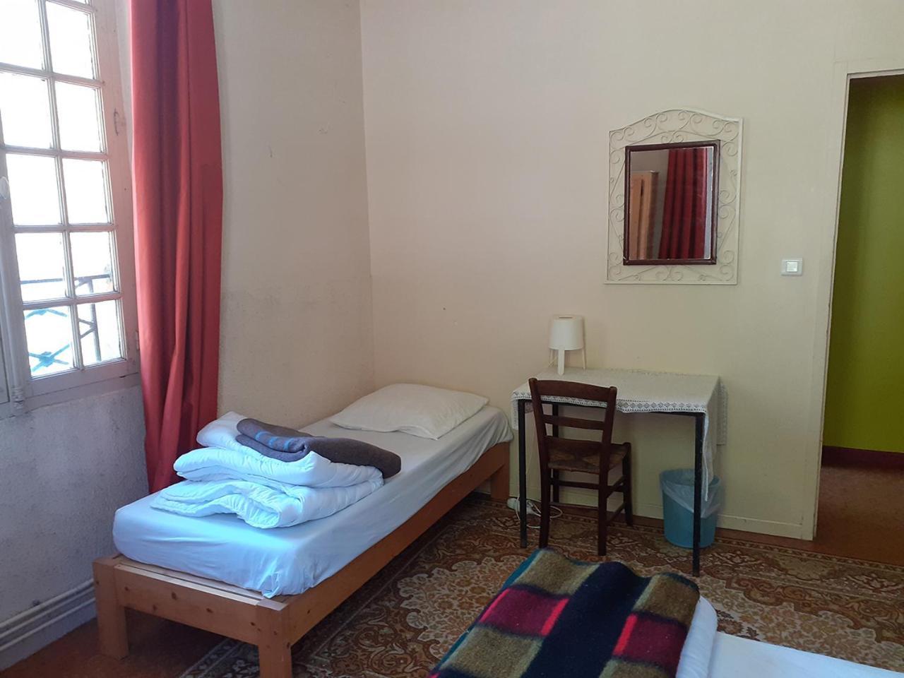 Hotel Le Moulin De Saleth Saint-Antonin Habitación foto